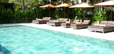 Construire une piscine enterrée, semi-enterrée ou hors-sol ?